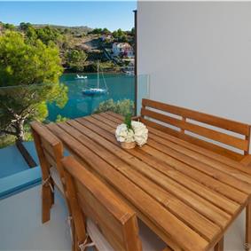 5 bedroom villa with heated infinity pool and sea views near Milna, Brac Island, sleeps 10